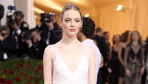 emma stone poor things leaked|Emma Stone Explains the Controversial Sex Scenes in ‘Poor。